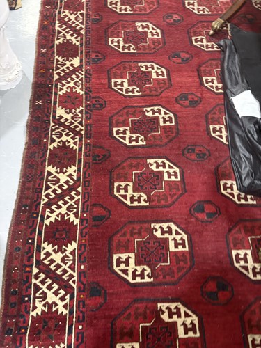 Lot 69 - An Ersari main carpet with four rows of ten...