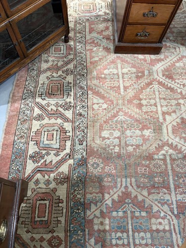 Lot 68 - A Bakshaish carpet, North West Persia, early...
