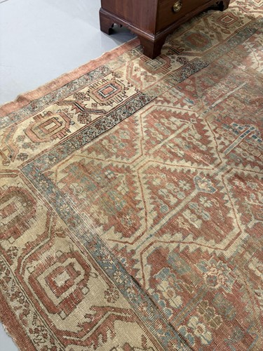 Lot 68 - A Bakshaish carpet, North West Persia, early...