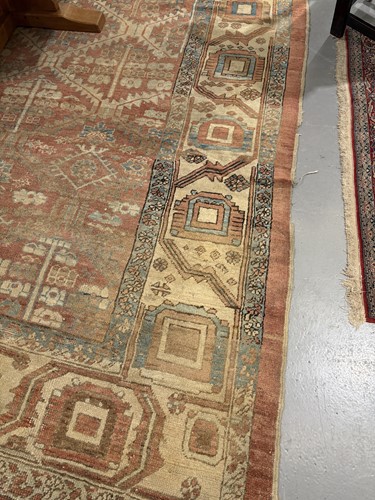 Lot 68 - A Bakshaish carpet, North West Persia, early...