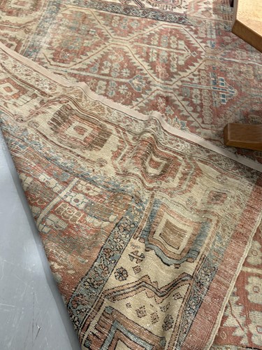 Lot 68 - A Bakshaish carpet, North West Persia, early...