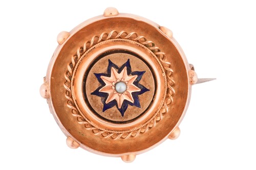 Lot 10 - An Etruscan Revival brooch, the circular panel...