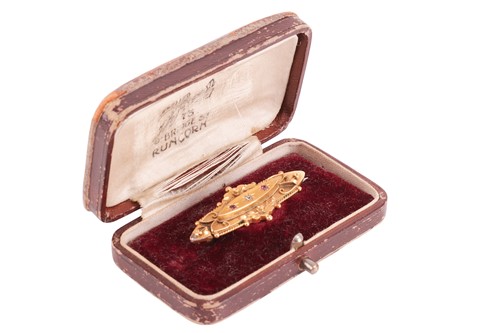Lot 21 - A mid-Victorian brooch, of Etruscan Revival...