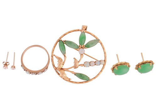 Lot 79 - A small collection of gem-set jewellery items;...