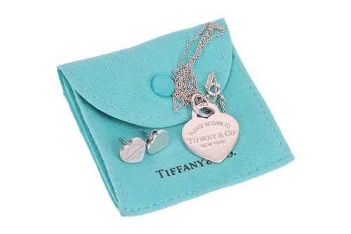 Lot 136 - Tiffany & Co - A Return to Tiffany Pendant and...