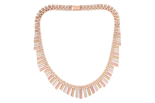 Lot 149 - A 9ct gold tri-colour fringe neacklace,...