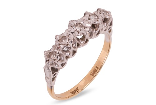 Lot 107 - An illusion-set diamond five-stone ring,...