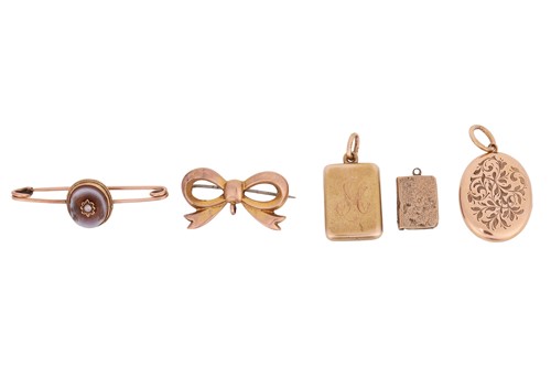 Lot 16 - A group of Victorian and later brooches and...