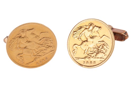 Lot 168 - A pair of half sovereign cufflinks, dated 1915...