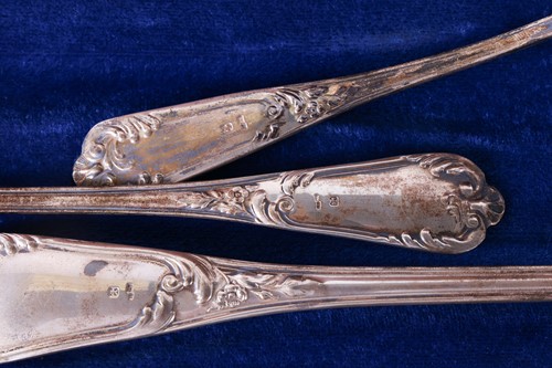 Lot 287 - A Spanish silver canteen by Cruz de Malta,...