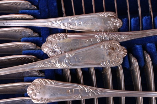 Lot 287 - A Spanish silver canteen by Cruz de Malta,...