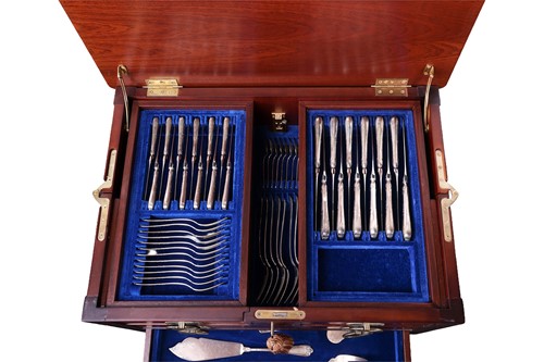Lot 287 - A Spanish silver canteen by Cruz de Malta,...