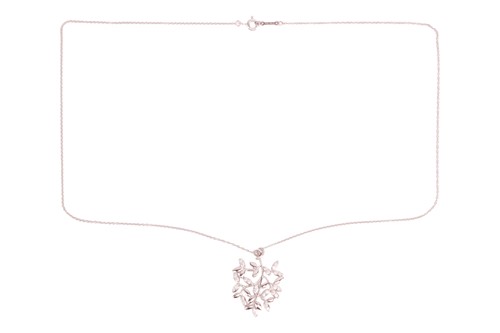 Lot Tiffany & Co. - A diamond-set olive leaf...