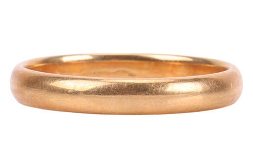 Lot A band ring, the 3mm court shaped band, in...