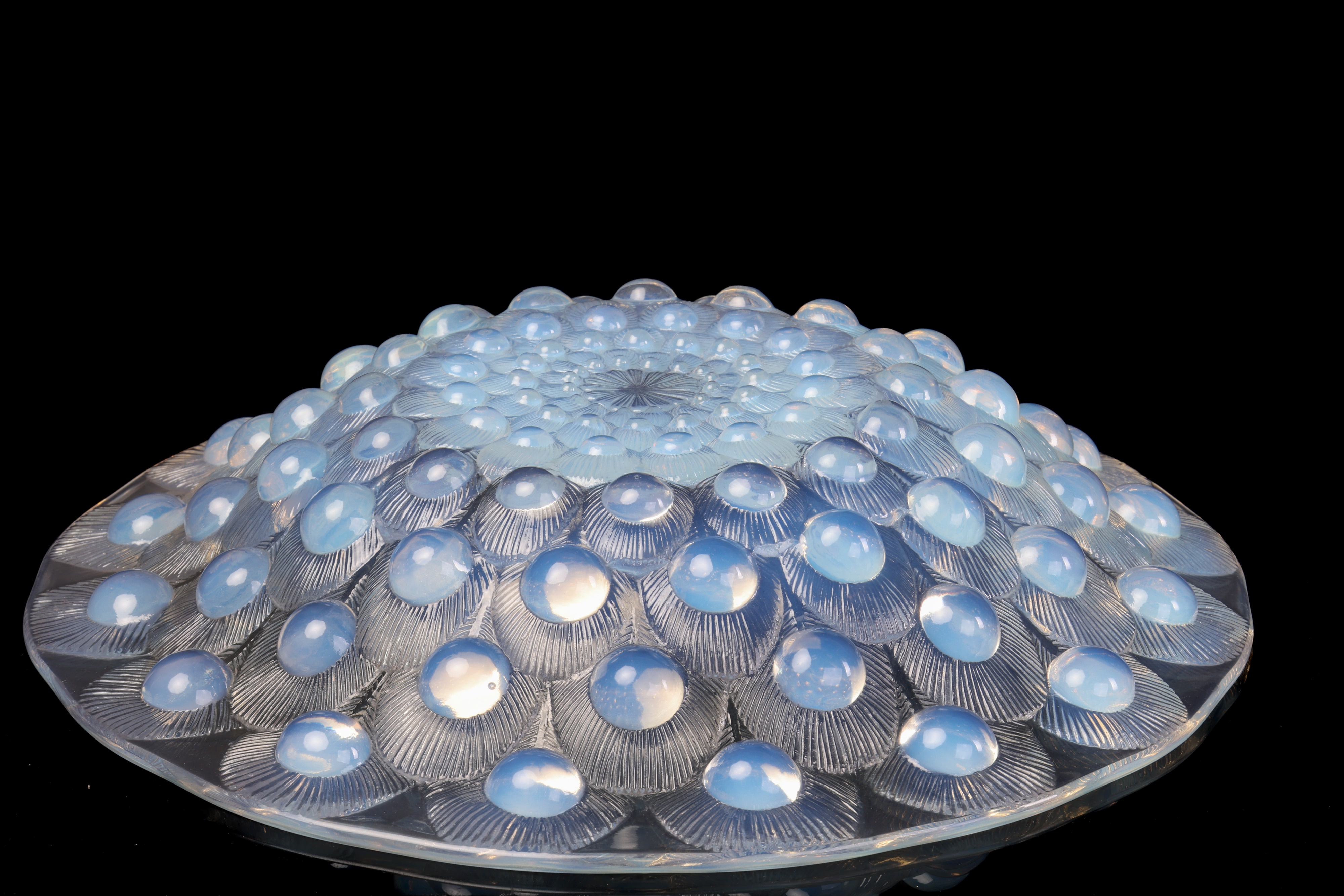 Lot 129 - René Lalique, a 'Plumes de Paon' opalescent